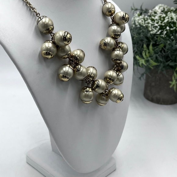 J. Crew Off White Faux Pearl Gold Tone Cluster Necklace Metal Spacers - Picture 4 of 11
